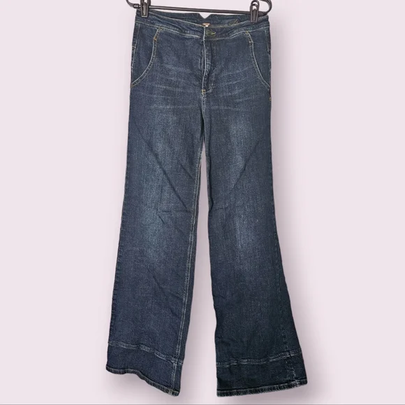 Free Peopleβ Bewick Flare Legs Jeans Size 26 - Picture 3 of 16